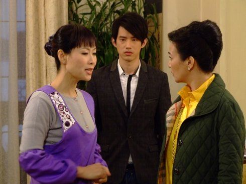 009年12月9日电视剧《月嫂》CC进组，超市取景引众人围观